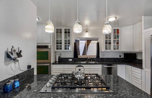 Laguna Beach House | Charming 4-bedroom house in lovely Laguna Beach near beach and downtown AC Pool