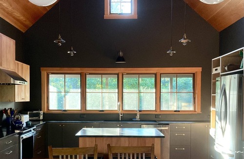 Vineyard Haven House | Charming 4-bedroom house in enchanting West Tisbury near Lambert’s Cove
