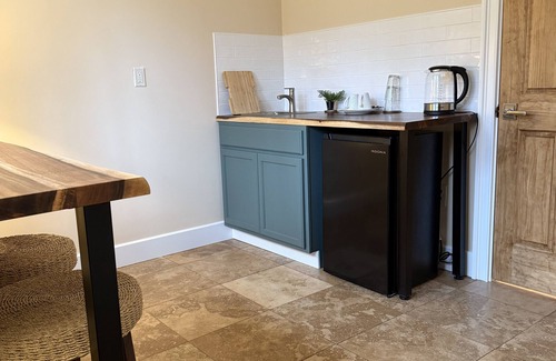 Marlborough House | Charming 4-BR + 6 bathroom chateau with WiFi, in Marlborough view on Monadnock