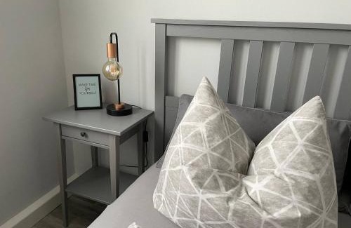 Hoyerswerda Apartment | Charming 4-Person Apartment in Hoyerswerda City Center