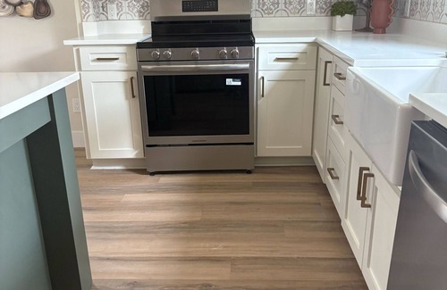 Kessler House | Charming 4BR | Deck + Pets OK I Bishop Arts
