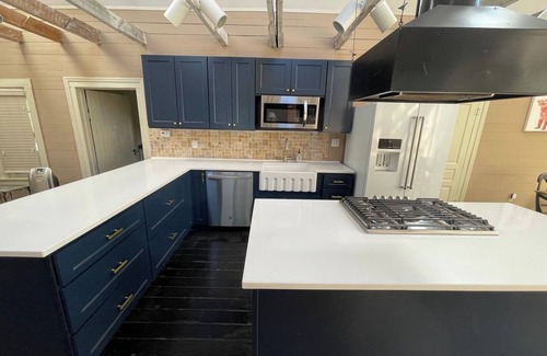 Apex House | Charming 4BR Historic Home with Scenic Views