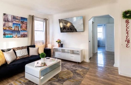 Detroit House | charming 4QBD Abode, Near everything!