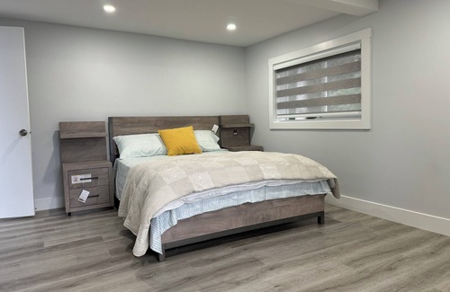 Langley Other | Charming 5-bedroom house in Langley Township with WiFi, AC
