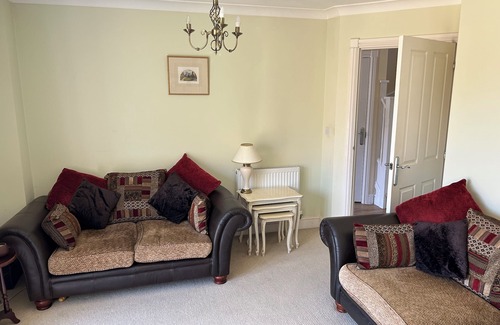 Upton House | Charming 5-Bedroom Guesthouse in a Peaceful Location Near Northampton Centre