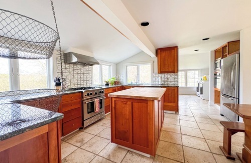 Polpis Other | Charming 6-bedroom farmhouse on Nantucket - sleeps 12