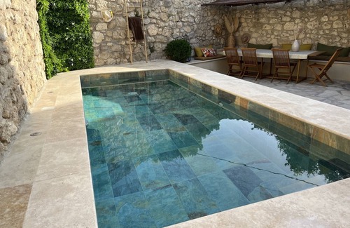 Mallemort House | Charming 6-Person Stone House with Pool in Provence