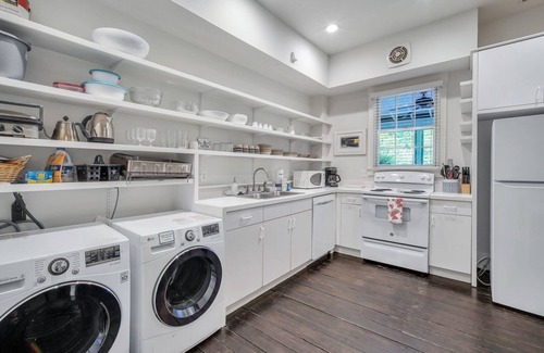 Beach Institute House | Charming Abode on Quiet Street w/Courtyard and Parking by Lucky Savannah
