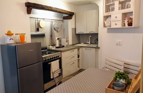 Castelletto Apartment | Charming accommodation in historic setting Carmine district(CIN IT010025C2KYXGYWKK)