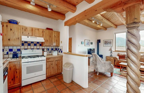 El Prado House | Charming adobe home with mountain views & natural light - central to attractions