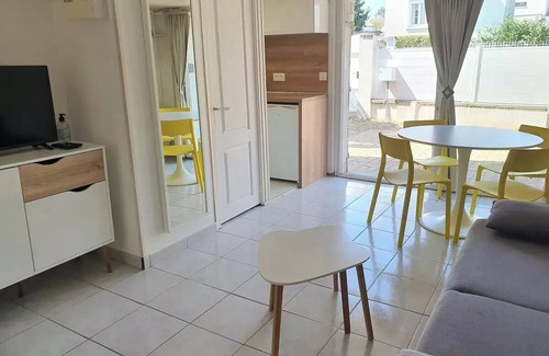 Amboise Apartment | Charming Amboise center apartment with private terrace