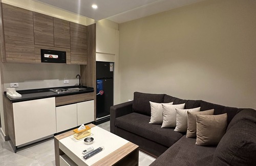 Al Swaifyeh Apartment | Charming Amman Apartment with Electric Heating & Satellite TV