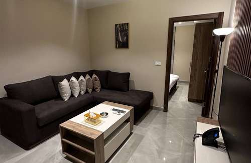 Al Swaifyeh Apartment | Charming Amman Apartment with Electric Heating & Satellite TV