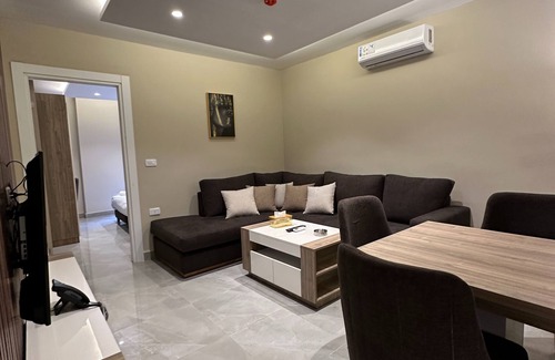 Al Swaifyeh Apartment | Charming Amman Apartment with Terrace and Garden