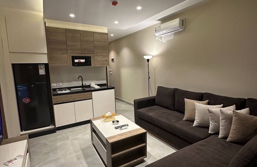 Al Swaifyeh Apartment | Charming Amman Apartment with Terrace and Parking