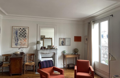 Quartier de la Folie-Mericourt Apartment | Charming and comfortable apartment