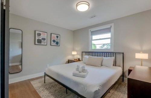 Franklin House | Charming and Comfortable Historic Franklin Quadplex