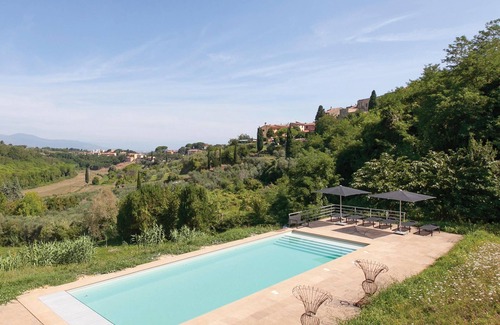 Lari House | Charming and exclusive vacation home in the center of Lari.