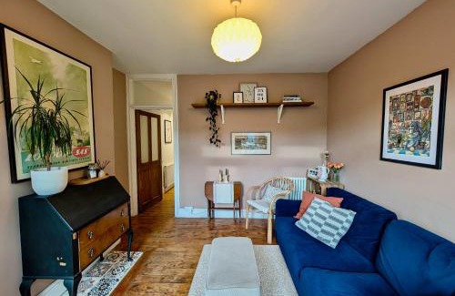 William Morris House | Charming and Modern Property With Garden