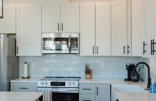 Sitka House | Charming and private cottage walkable to airport, hospital, pool, and downtown.
