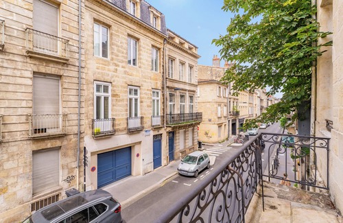 Bordeaux City Centre Apartment | Charming and radiant flat of 55 m² located in the heart of Bordeaux