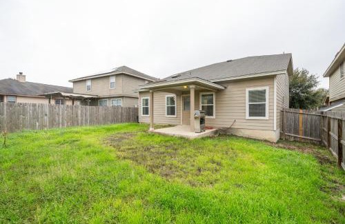 San Antonio House | Charming and Spacious 4BR 2,5 BA Hideaway home