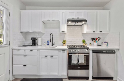 Hillcrest House | Charming and Stylish 2BR Home in Hillcrest