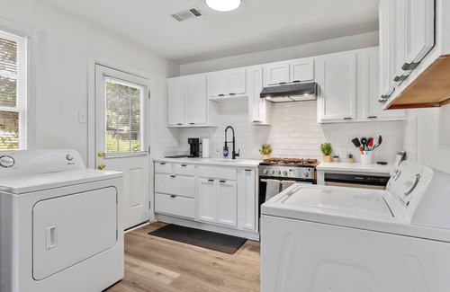 Hillcrest House | Charming and Stylish 2BR Home in Hillcrest