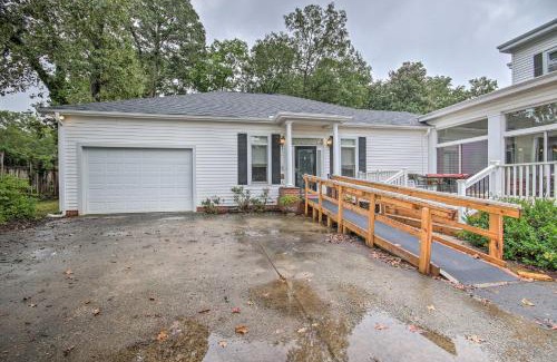 Anderson Villa | Charming Anderson Villa with Screened Porch!