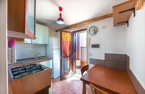 Marina di Campo Apartment | Charming Apartment "Bilocale in Villa Elba" Close to the Beach with Terrace & Garden