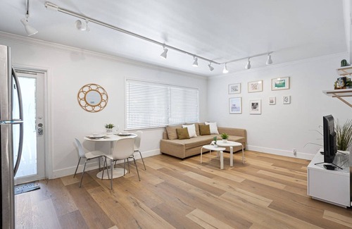 Hendricks and Venice Isles Apartment | Charming Apartment in Las Olas Blvd Isle