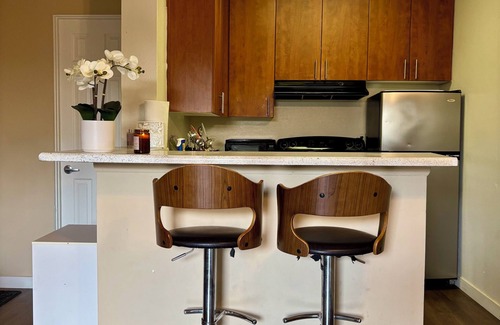 Santa Ana Heights Apartment | Charming apartment in enchanting Newport Beach with WiFi, fitness room