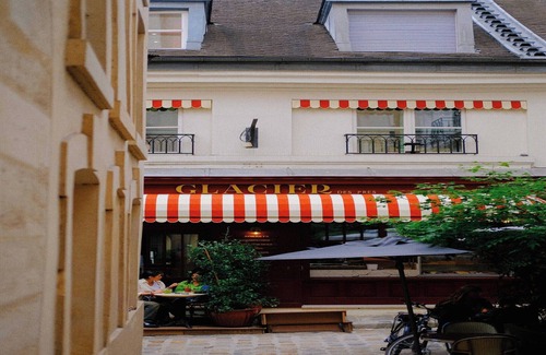 Hopital Saint-Louis Apartment | Charming apartment - 1BR/4P - Canal St Martin