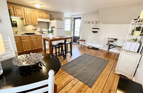 Rockport Apartment | Charming Apartment Centrally Located