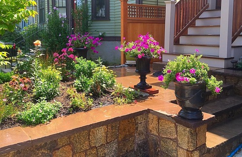Blackstone House | CHARMING Apartment in Grand Home East Side WALK EVERYWHERE