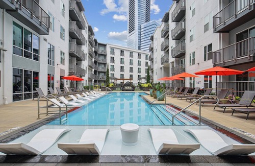 Buckhead Apartment | Charming apartment in brilliant Atlanta with fitness room, WiFi, AC