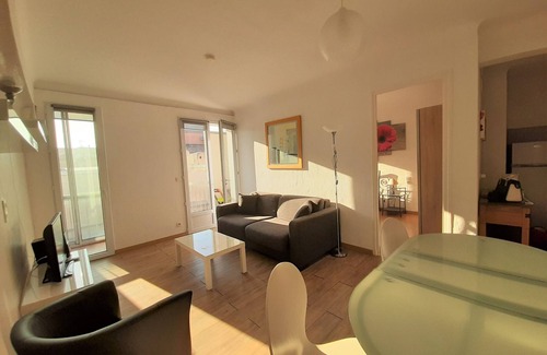 Meze Apartment | Charming apartment in residence on the port of Mèze - furnished with tourism 2 *