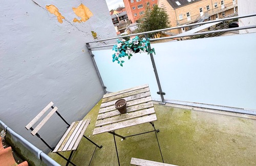Odense Apartment | Charming apartment in the heart of Odense with roof view