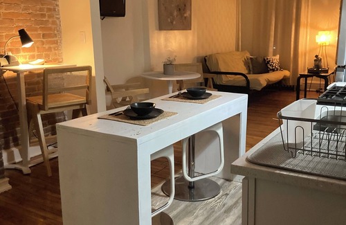 Bedford-Stuyvesant Apartment | Charming apartment in superb Brooklyn with AC, WiFi