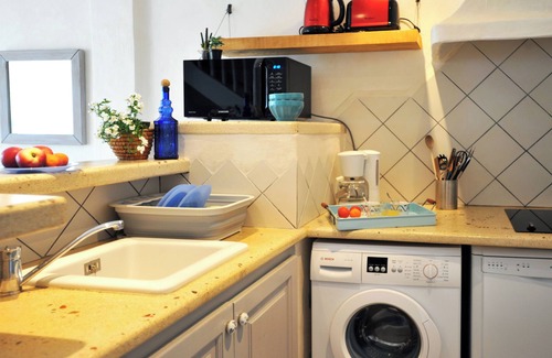 Lecci Apartment | Charming apartment "Les pieds dans l'eau" N°7, 70 m from the beach.
