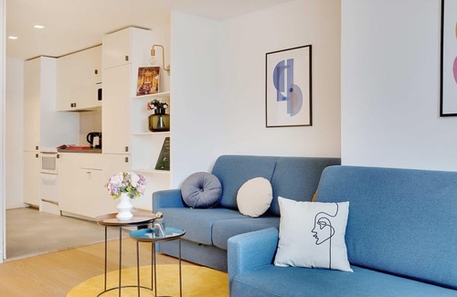Quartier Saint-Ambroise Apartment | Charming apartment near Marais