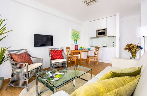 Santa Cruz Apartment | Charming Apartment Next to the Cathedral. Placentines