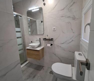 El Pilar Apartment | Charming Apartment up to 4 persons 3 min to Metro