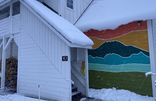 Sierraville Apartment | Charming apartment in small mountain town, 2 miles from hot springs!