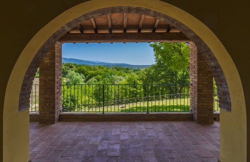 Laterina Apartment | Charming apartment with pool, Wi-fi, TV and pets allowed in the heart of Tuscany