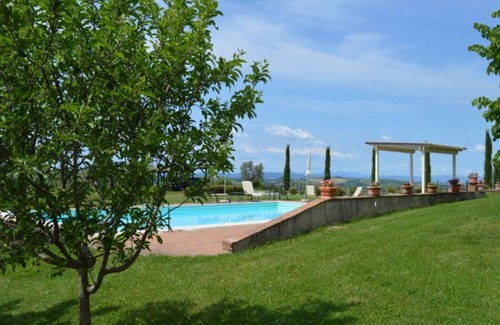 Asciano Apartment | Charming Apartment with Pool and Countryside Views