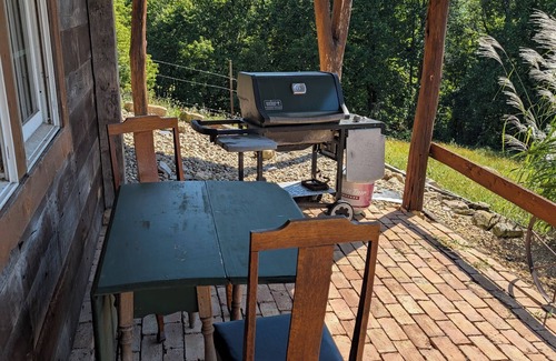 Coon Valley Apartment | Charming apartment with beautiful view of unique Coulee region near Westby WI