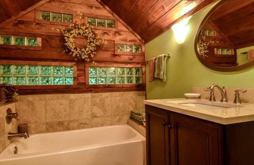 Topton House | Charming Appalachian Mountain Cabin for Glamping near the Nantahala River