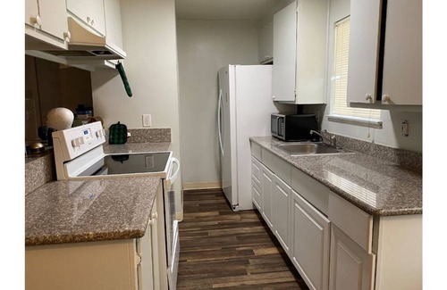 Stockton House | Charming apt 5 mins from University of Pacific.