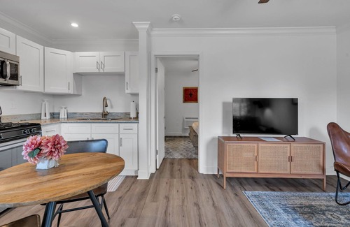 Faubourg Livaudais Apartment | Charming Apt Close to the Garden District, Wi-Fi, Off-Street Parking, and More!